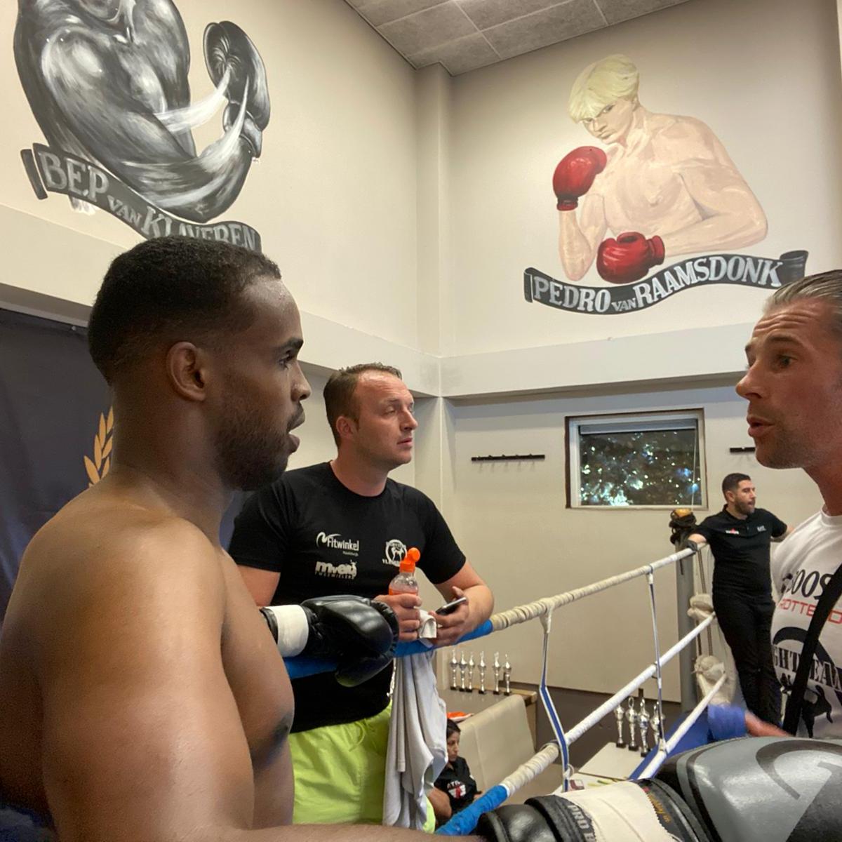 Mustafa winst op&nbsp;punten